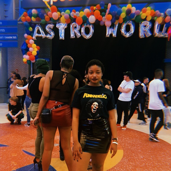 Meet your Posher, Summer - Picture 1 of 1